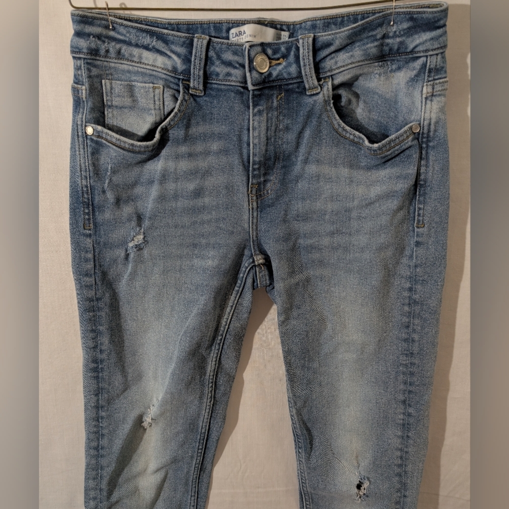 Zara Women's Distressed Skinny Jeans, Size 6, Stretch, Mid-Rise, Light Wash - Picture 2 of 13